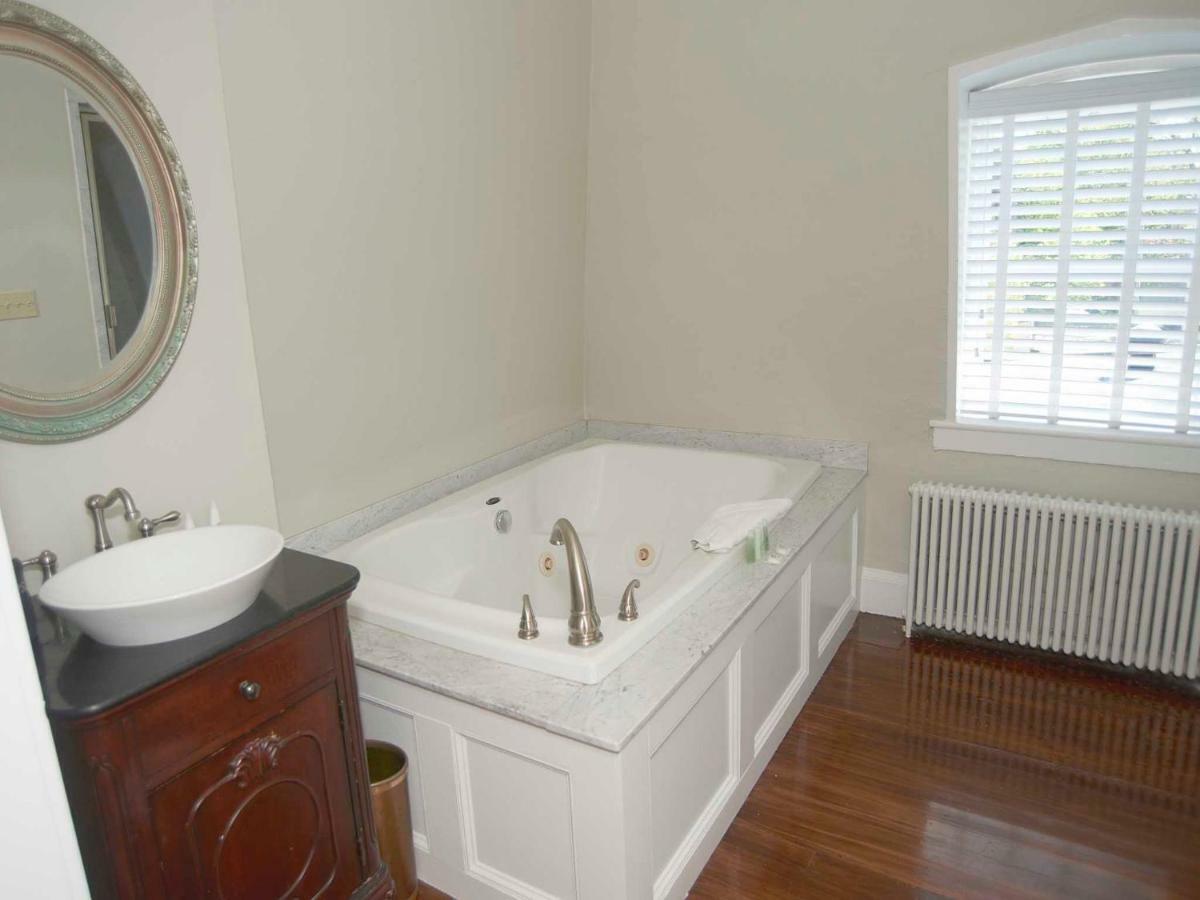 뉴포트 Bellevue Manor B&B 외부 사진